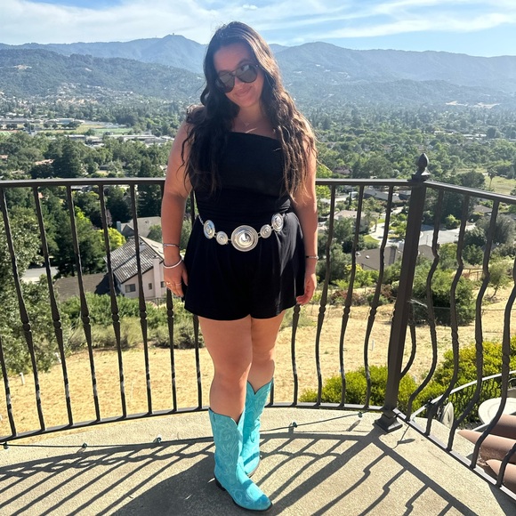 Meet your Posher, Nicole - Picture 1 of 1